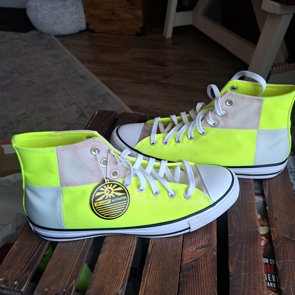 6 pairs of converse - Picture 5 of 7